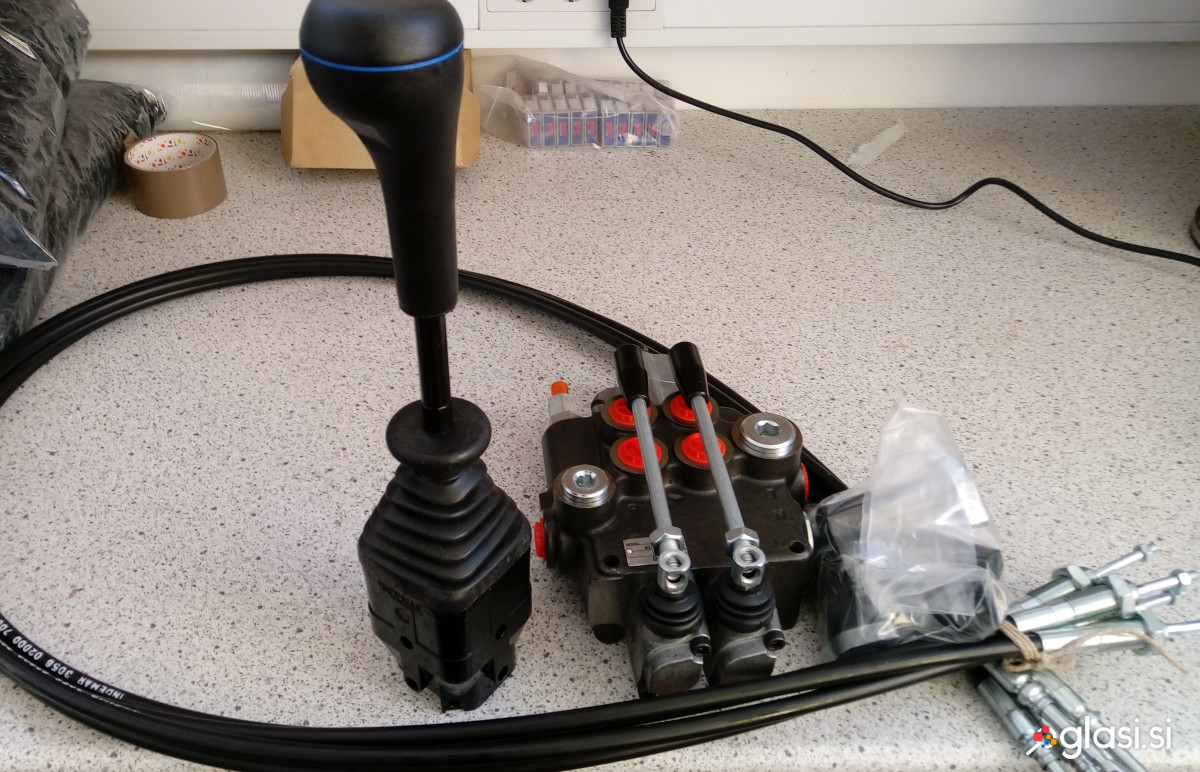 Hidravlični ventil na joystick - SPG d.o.o.