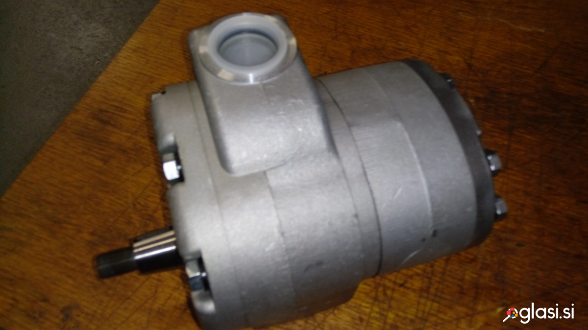 Hidravlična črpalka za traktor Universal / UTB 650 - H8.01