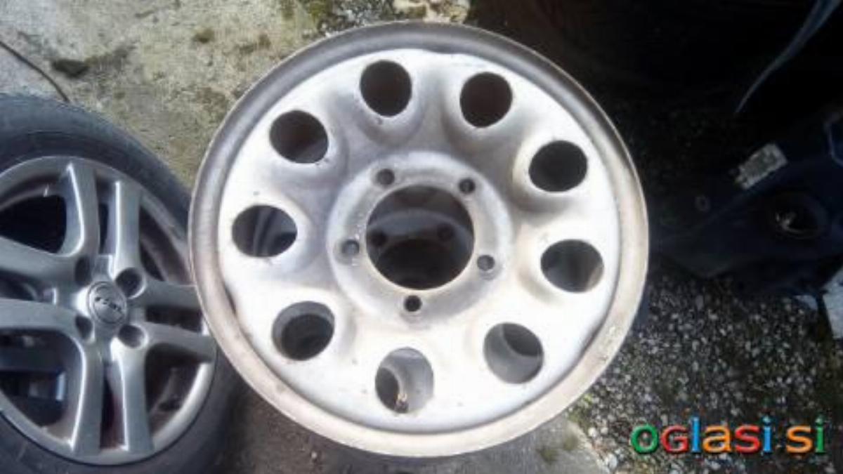 Platišča Daihatsu Feroza 4 komadi.