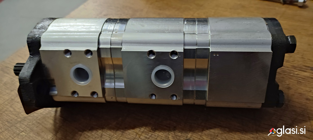 Hidravlična črpalka za mini bager  Komatsu PC40-7 - 705-41-08090