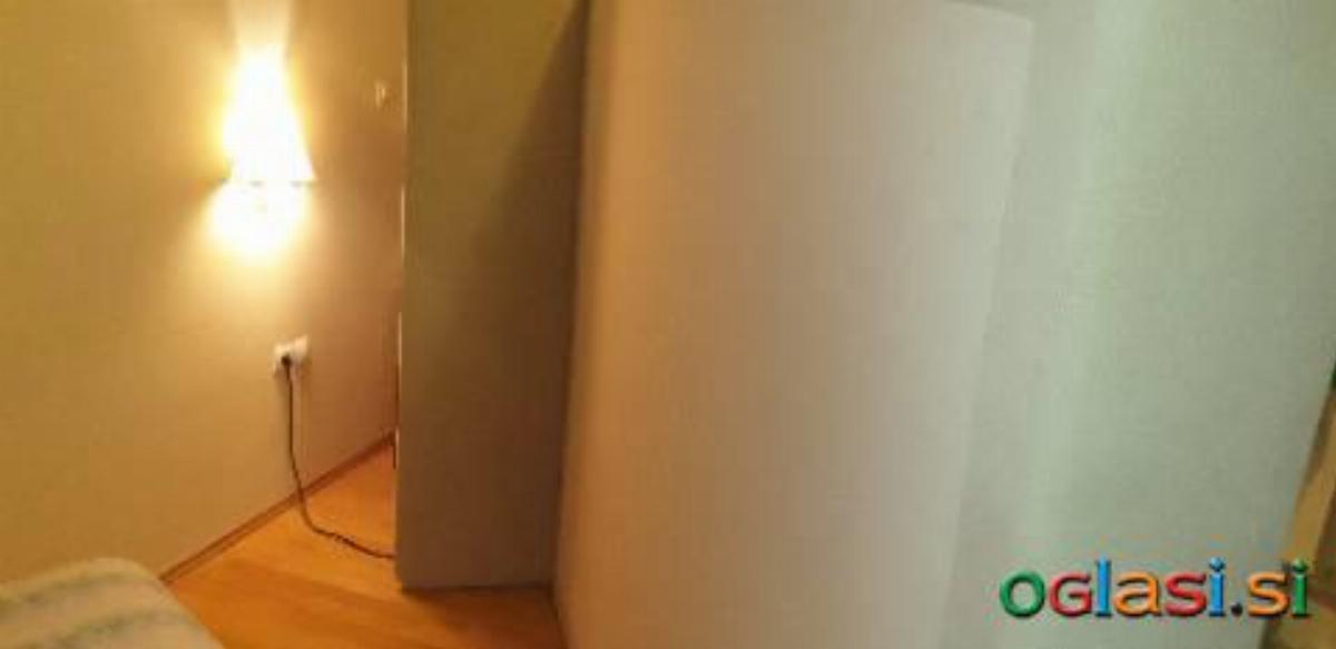 Zakonska postelja box spring in jogi