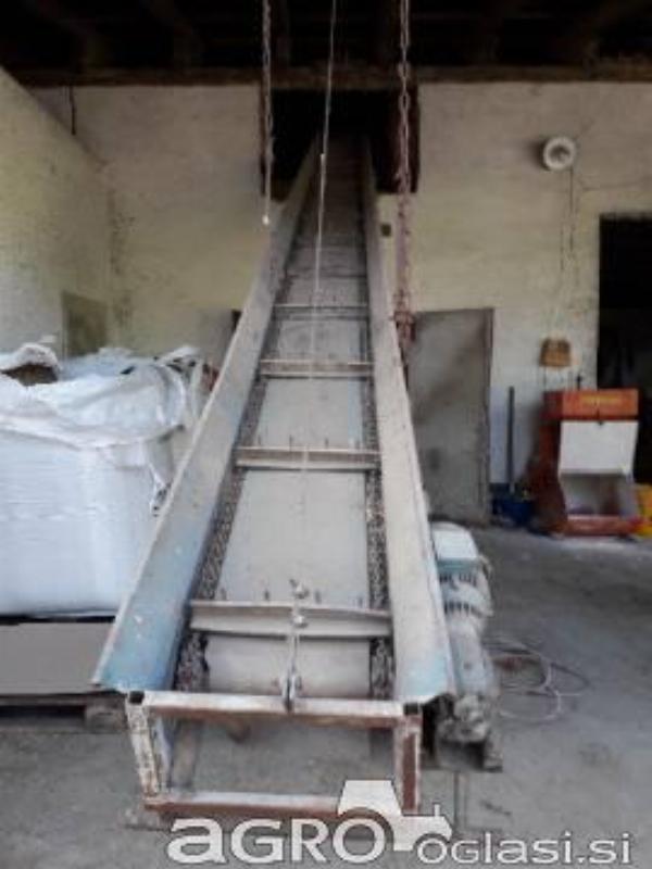 Transportni trak / ELEVATOR ZA BALE