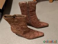 Prodam škornje rjava barva, z visoko peto, semiš, št.37