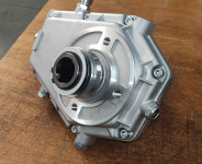 Multiplikator za zobniško črpalko Gr.3-Gr.2, s  kardansko osovino