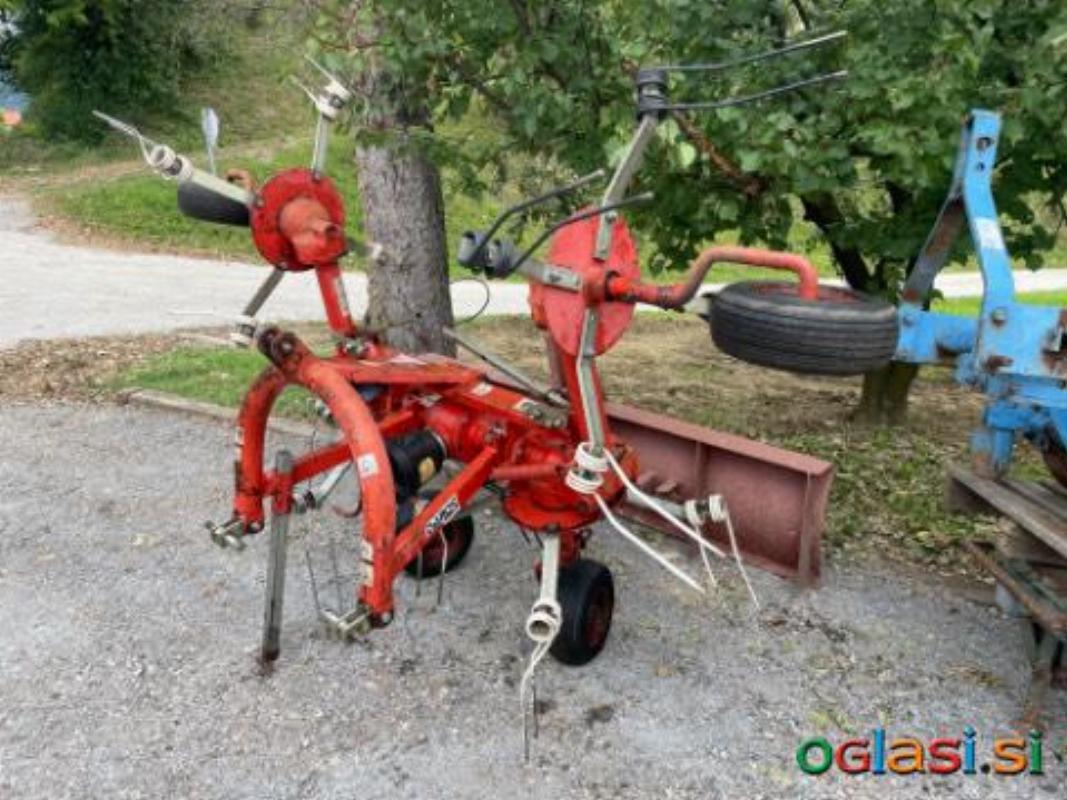 Prodam štiri vretenski obračalnik Daros 340