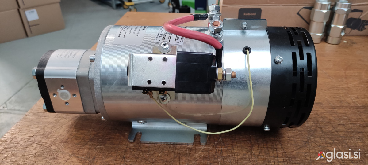 Hidravlična črpalka z elektromotorjem 12 oz. 24 VDC