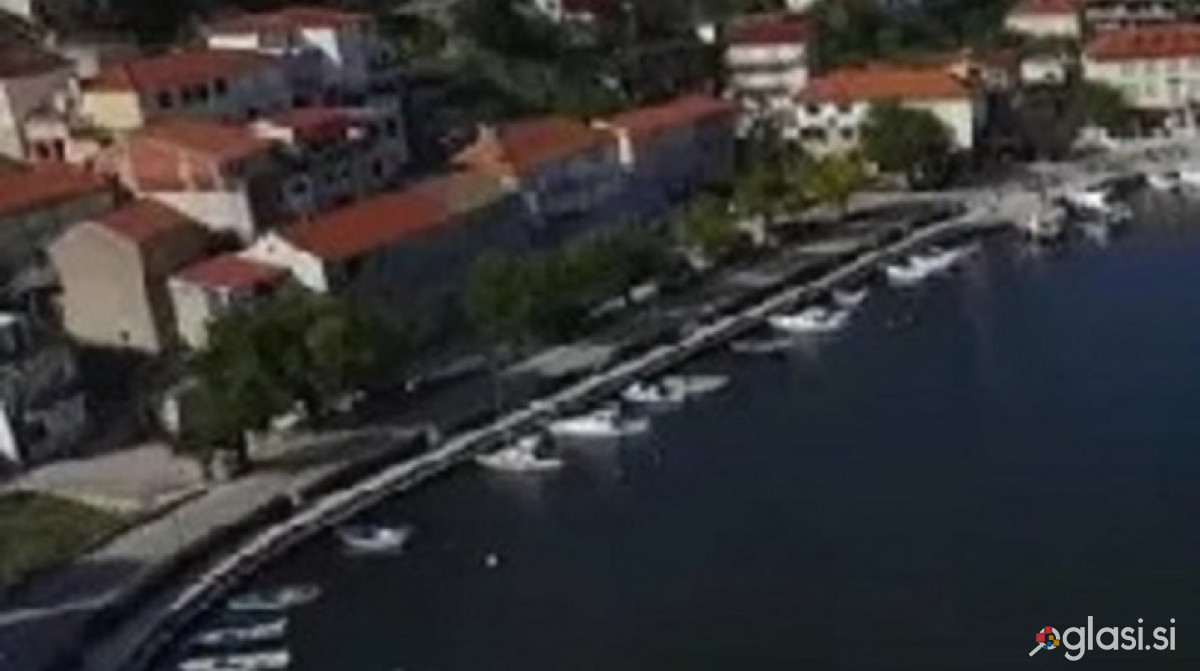 Stara kamnita porušena hiša