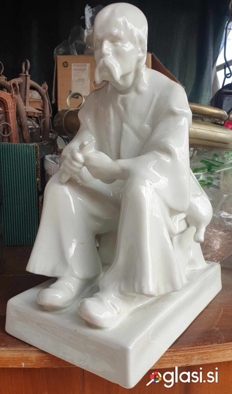 Skulptura iz porcelana - rezbar