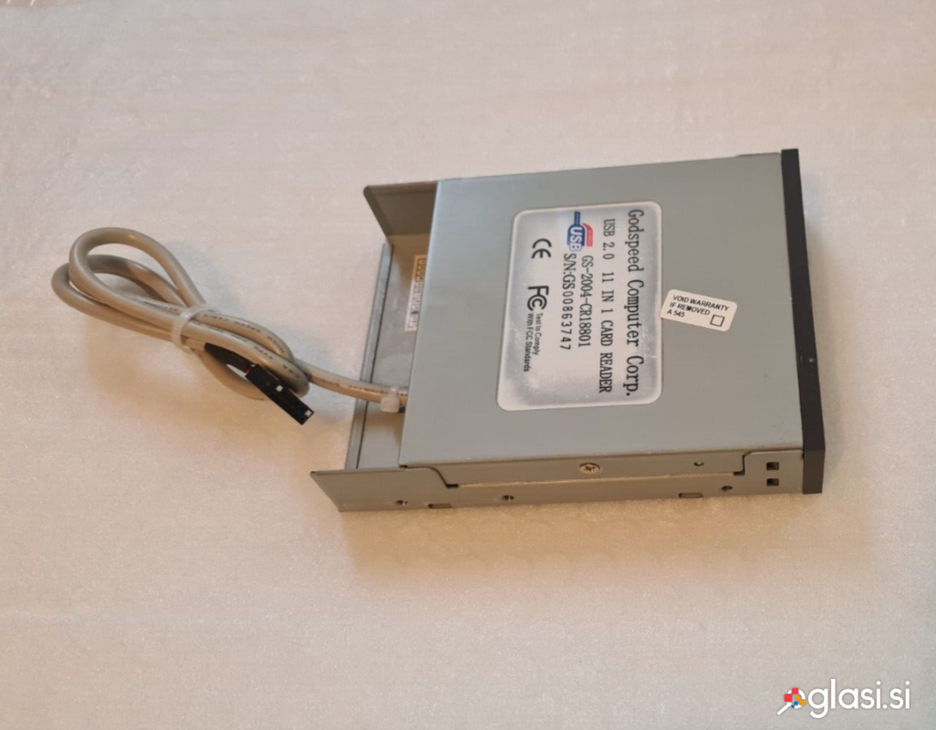 Čitalec kartic USB2.0 11 in 1 (enajst v enem)