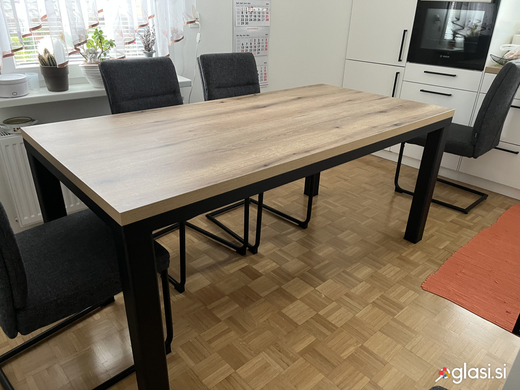 Prodam jedilno mizo NOVO, (masivna), 180 x 90cm