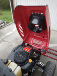 PARKOVNI TRAKTOR