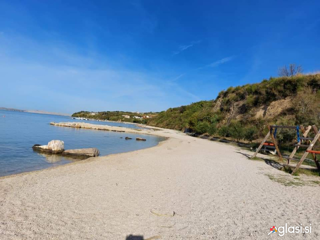 TEREN V OKOLICI ZADRA