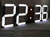 3D LED budilka in elektronski termometer z alarmom bela