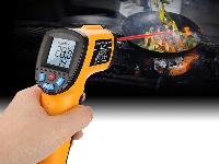 Baterijski digitalni laserski termometer z LCD do 550°C
