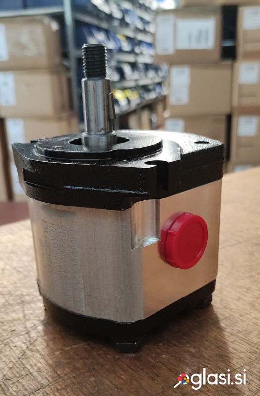 Hidravlična črpalka za traktorje Renault Super 5, 7050, D35,...