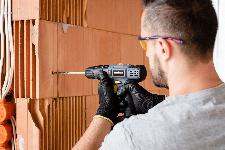 Set 20V aku. udarni vijačnik 30Nm 2Ah Li-ion LED + nastavki v kovčku