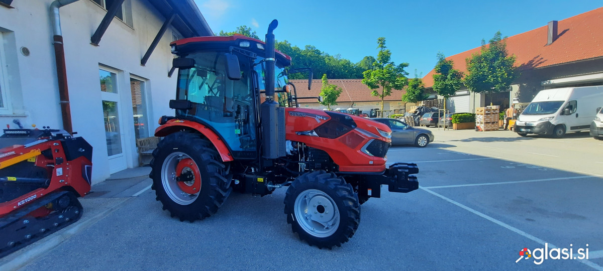 Traktor NTS 704-PRO