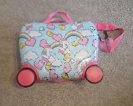 Otroški kovček na kolesih