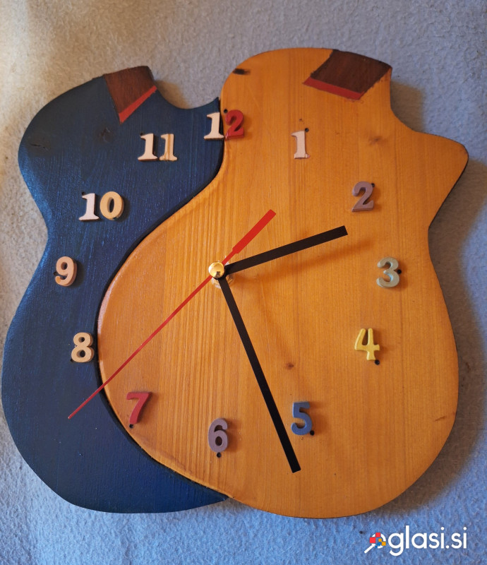 Lesena stenska ura - kitara