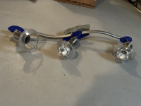 Prodam reflektor s 3 žarnicami