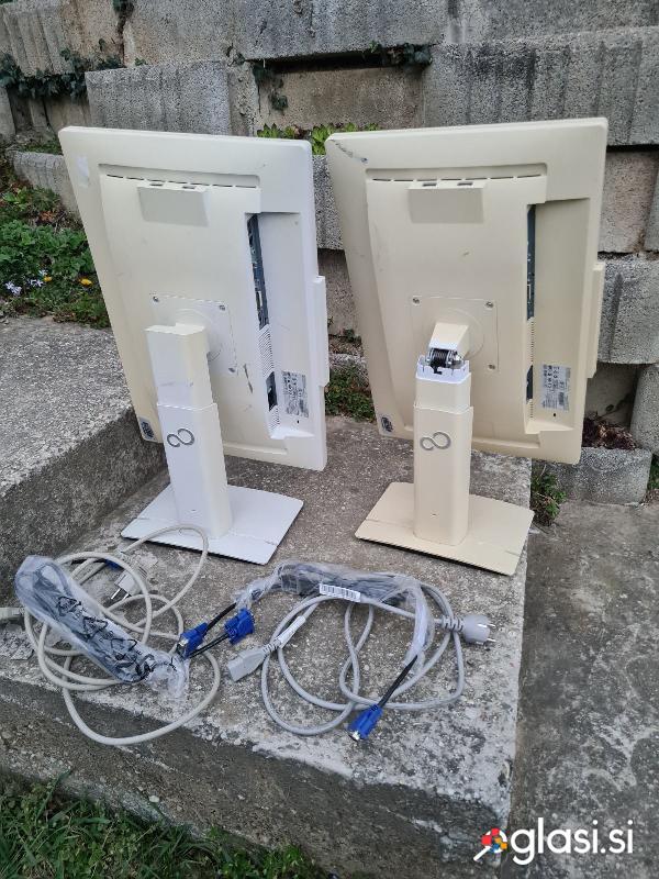 2 x Monitor Fujitsu B22W - 6 LCD LED, 2 monitorja,