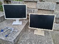 2 x Monitor Fujitsu B22W - 6 LCD LED, 2 monitorja,