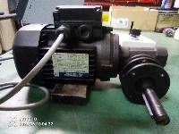 ELEKTRO MOTOR Z REDUKTORJEM IN FERKVENČNO REGULACIJO