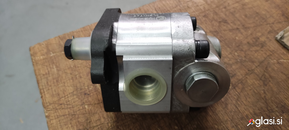 Hidravlična črpalka menjalnika in volana Massey Ferguson - MF 50 HX