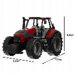 Velik traktor s prikolico