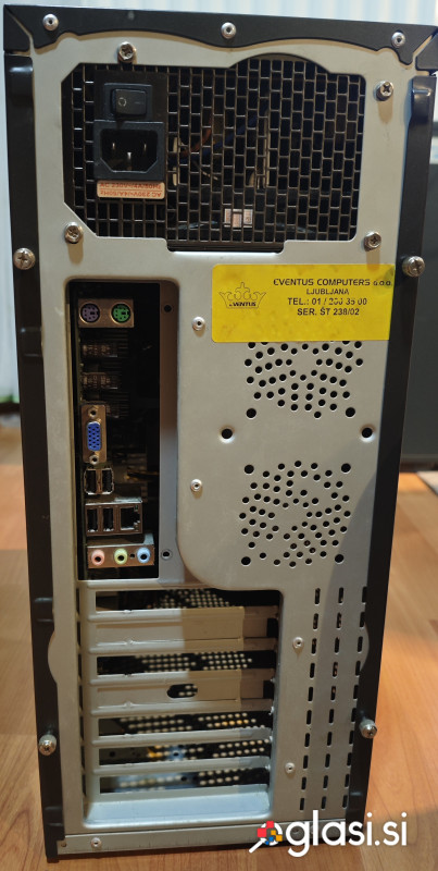 Prodam starejši namizni računalnik