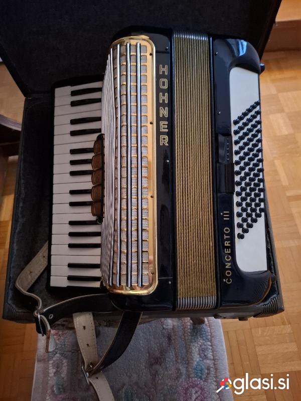 Klavirska harmonika Hohner concerto 72