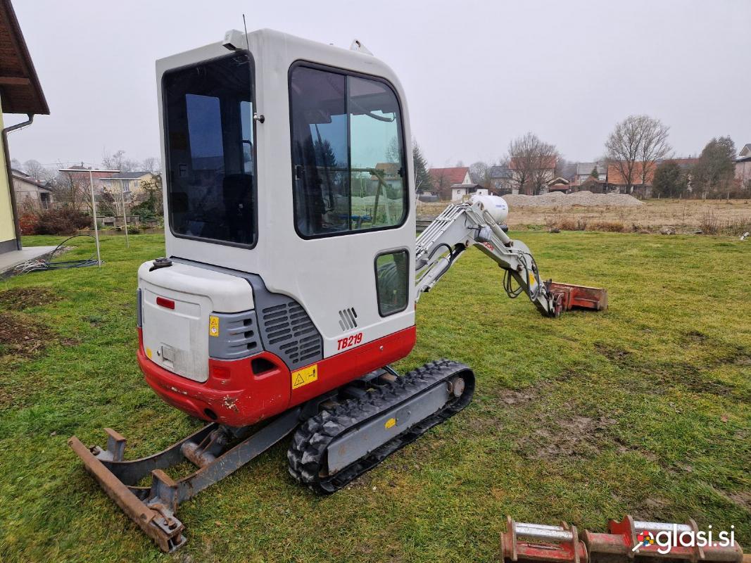 Mini bager Takeuchi 2 T- ogrevana kabina