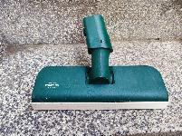 VORWERK sesalec S PRIKLJUČKI delujoč