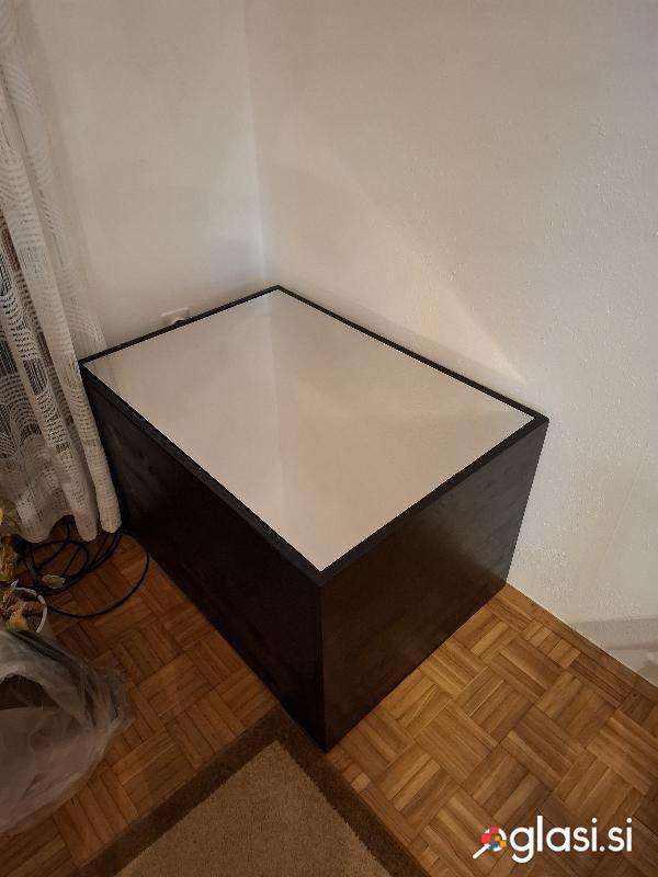 Prodam klubsko mizo z neskončnim ogledalom