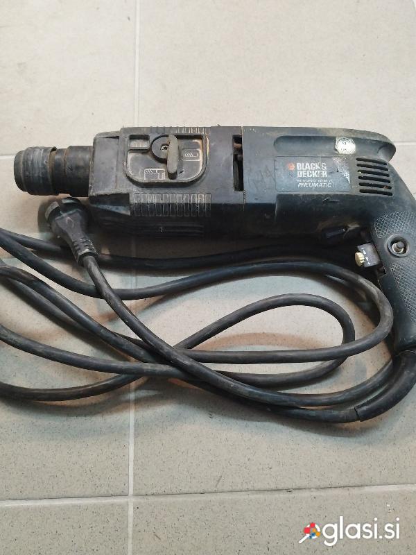 Vrtalni stroj BLACK& DECKER