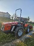 Traktor AGT 830