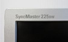 LCD monitor SAMSUNG SyncMaster 225BW - 22"