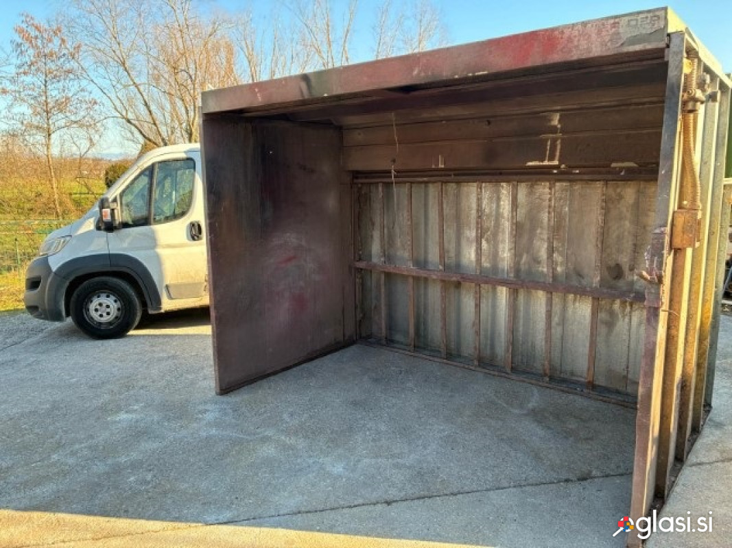 Lakirna kabina Cosfer