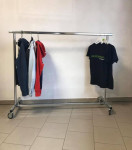 ENOREMENSKO STOJALO ZA OBLAČILA / MONTOPREMA