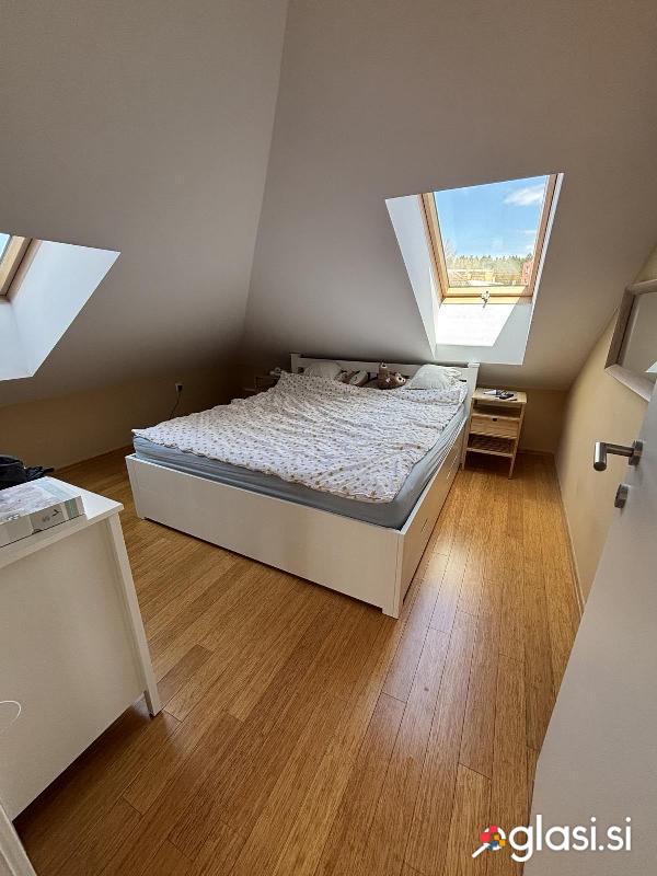 Postelja LYON 180x200 (bukev/bela)+ 2x letveni pod – odlično ohranjeno