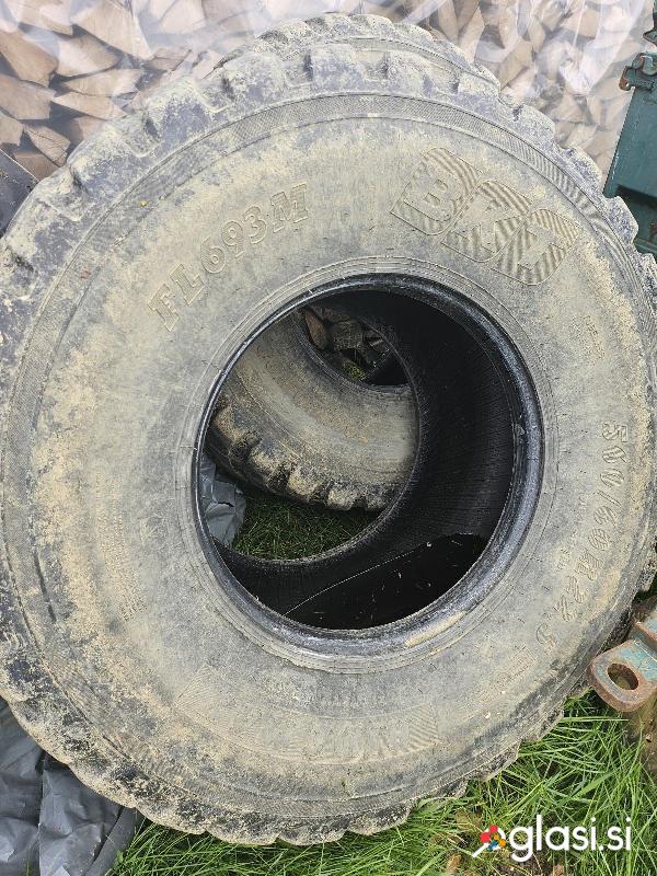 Traktorski/stroj pnevmatiki 560/60 R22.5