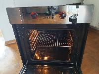 Vgradna pečica Gorenje v srebrni barvi, ventilacijska