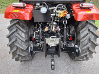 Traktor NTS 504-PRO s čelnim nakladačem