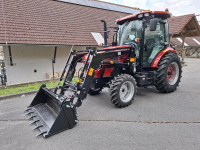 Traktor NTS 704-PRO s čelnim nakladačem