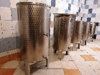 STISKALNICA, INOX CISTERNE, ELEKTRIČNI MLIN S PECLJALNIKOM IDR.