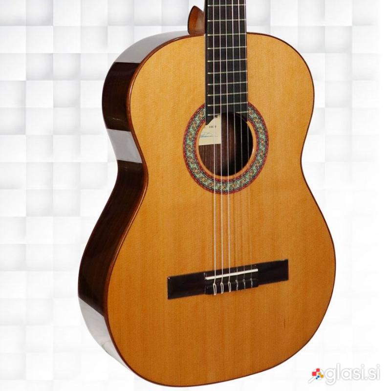 Klasična kitara, Manuel Rodriguez C1 Classical Guitar