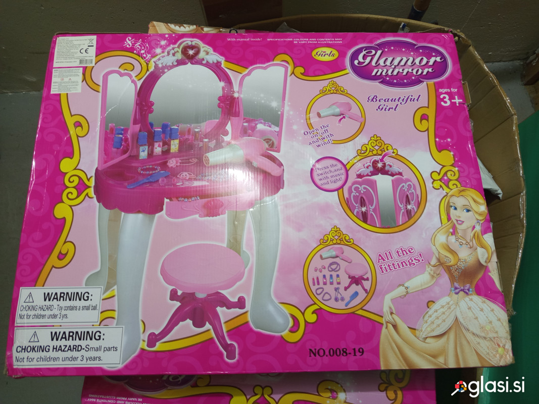 Kozmeticna mizica za princeske