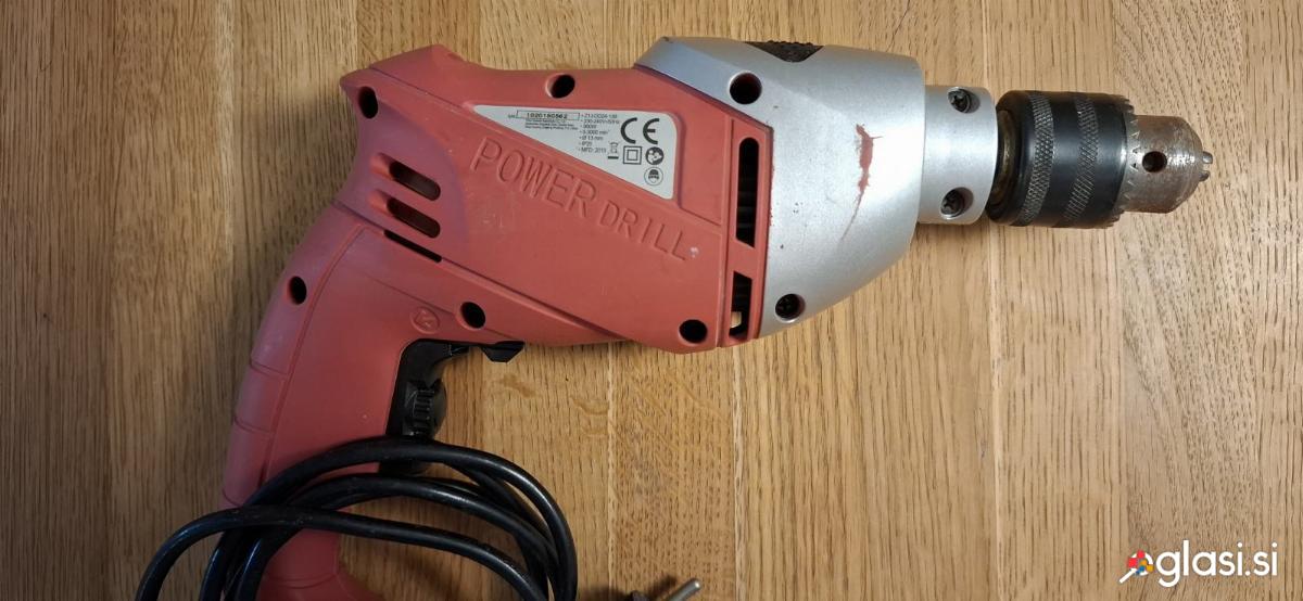 Vrtalni stroj Iskra ,power drill 900W, odlično ohranjen