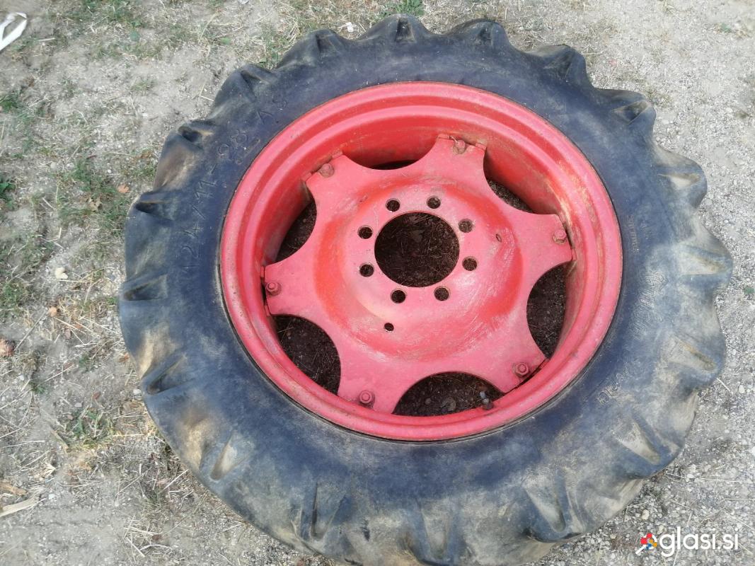 Zetor platišča z pnevmatikami 12.4/11-28