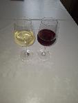 Belo in rdeče vino